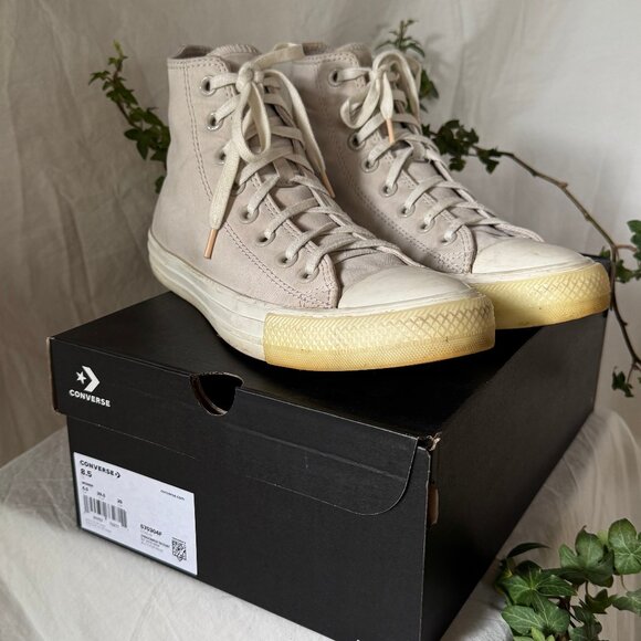 RARE! Converse CTAS Hi String / Crimson Tint / Egret  570304F - Picture 3 of 15